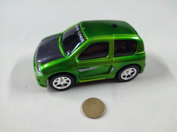 Voiture verte Dickie (les phares s'allument)