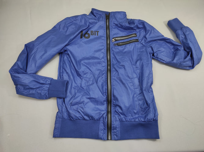 Veste  zippée  à capuche style coupe-vent bleue "16 Bit", moins cher chez Petit Kiwi