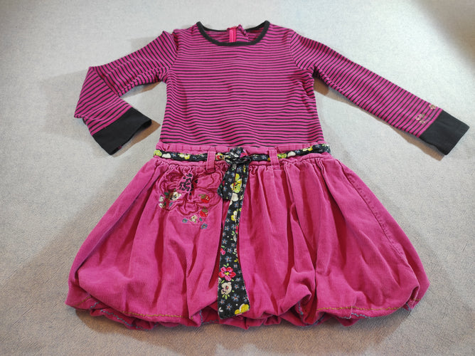 Robe boule m.l rose fushia lignée noir , dessous velours côtelé rose, ceinture fleurie, moins cher chez Petit Kiwi