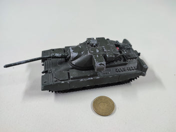 Tank métal, Corgi toys (peinture écaillée)
