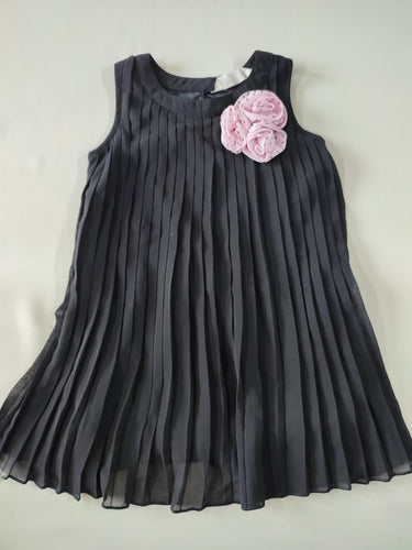 Robe s.m plissée en voile noire grosses fleurs roses, moins cher chez Petit Kiwi