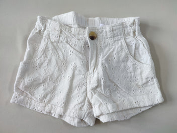 Short à revers blanc broderie anglaise