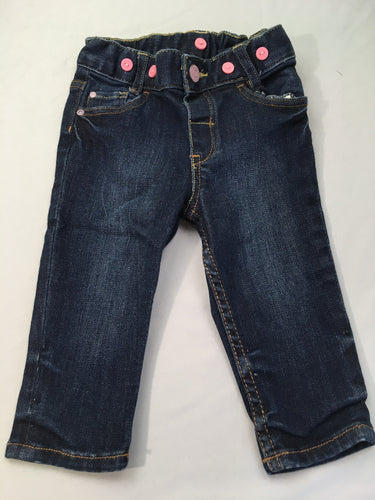 Jeans boutons roses, moins cher chez Petit Kiwi