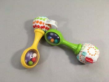 Mes premiers maracas jaune-vert