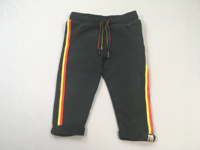 Pantalon de training bande noir-jaune -rouge sur la côté, moins cher chez Petit Kiwi