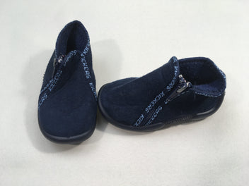 Chaussures chaussons cuir textile bottes baskets pantoufles