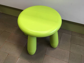 Tabouret en plastique vert