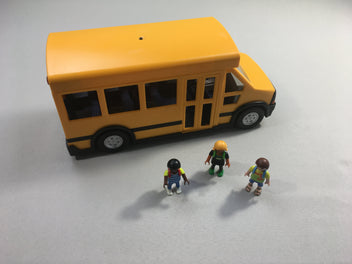 Bus scolaire jaune 5940 avec 3 figurines - sans son/lumière et sans panneau stop latéral