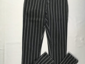Pantalon gris foncé ligné blanc