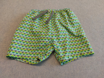 Maillot short avec couche intégrée motifs triangle verts, bleus, gris
