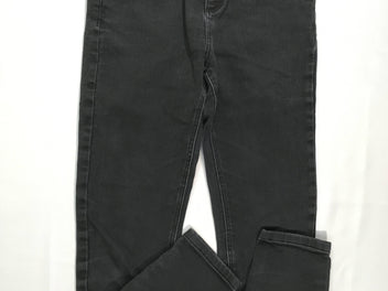 Pantalon noir (elastane légèrement détendu fesse droite)