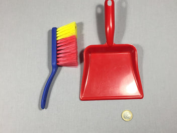 Ramassette et brosse