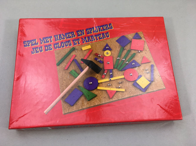 Jeu de clous et marteau, moins cher chez Petit Kiwi