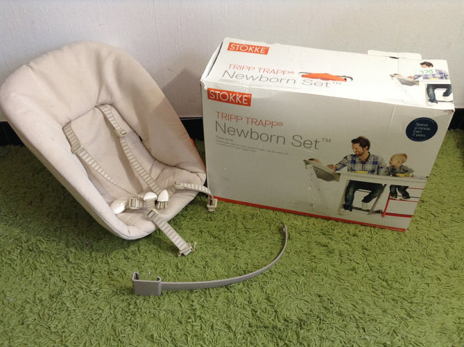Newborn Set beige avec bras pour mobile, jusque 9kg, Tripp Trapp, Stokke, pour chaises après mai 2003, numéro de série commençant par 3 ou plus-  109€ neuf, moins cher chez Petit Kiwi