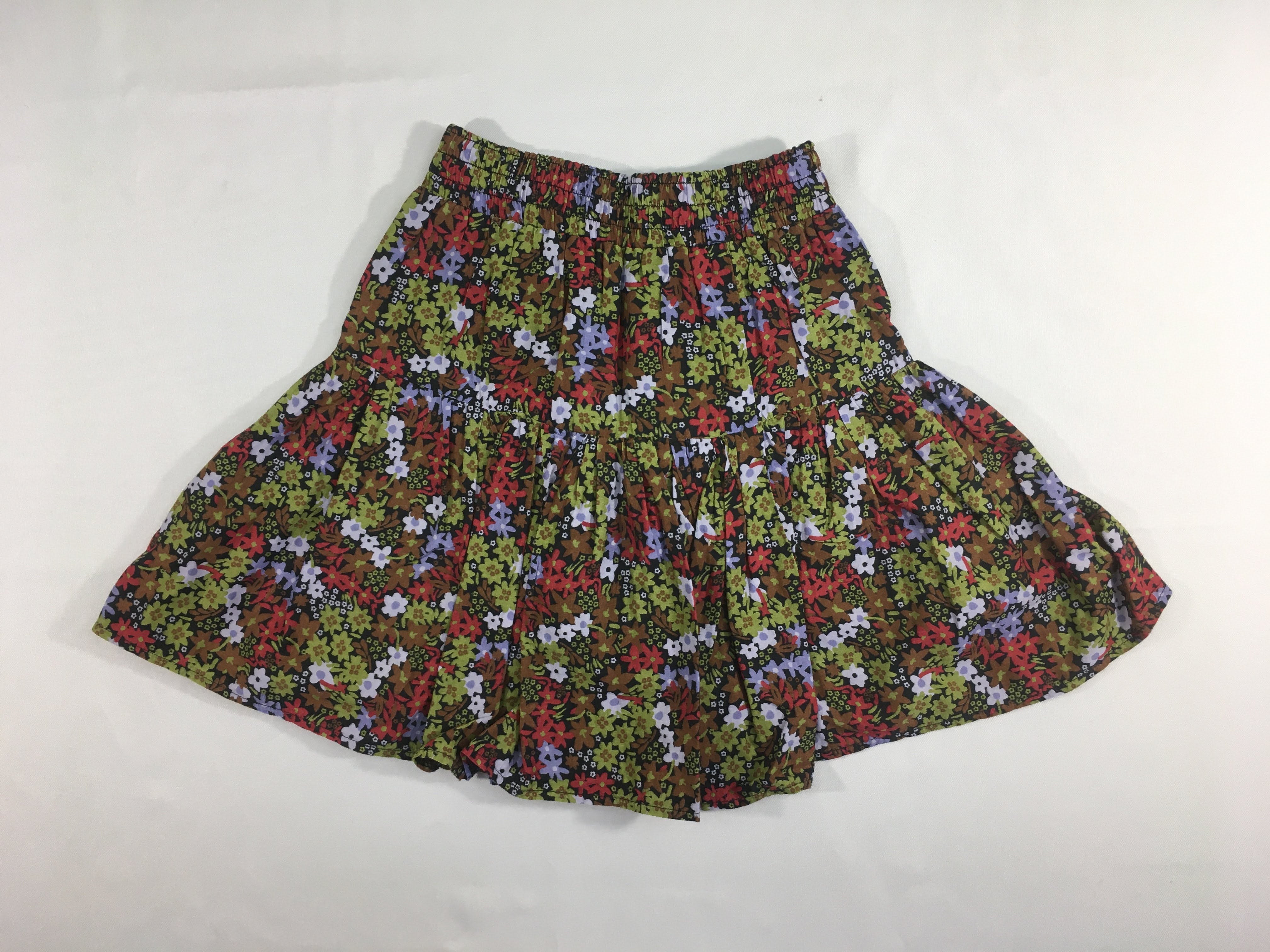 Jupe fleurie vert-noir-rouge