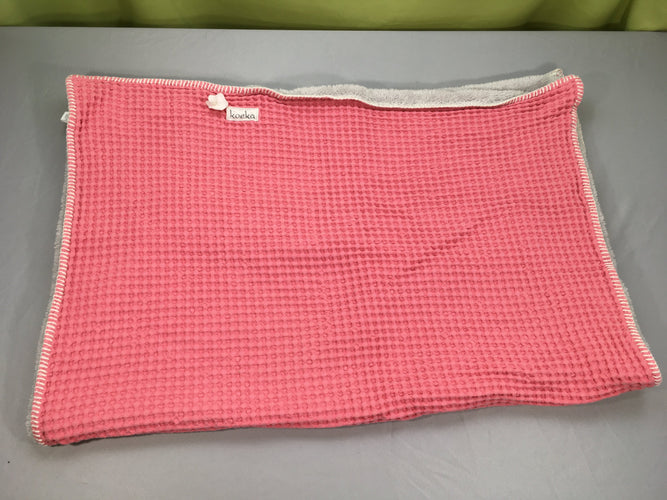 Couverture nid d'abeille rose/velours, moins cher chez Petit Kiwi