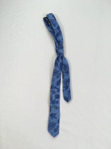 Cravate bleue feuillage ananas, moins cher chez Petit Kiwi
