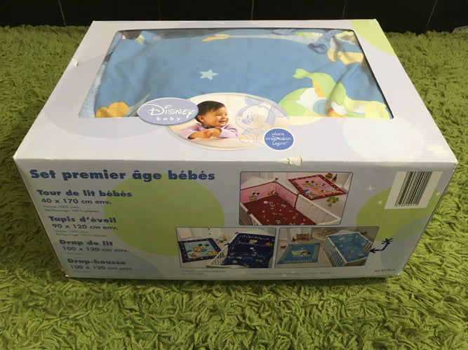 Set premier tour de lit, tapis d'éveil, drap de lit et drap-housse Mickey, moins cher chez Petit Kiwi