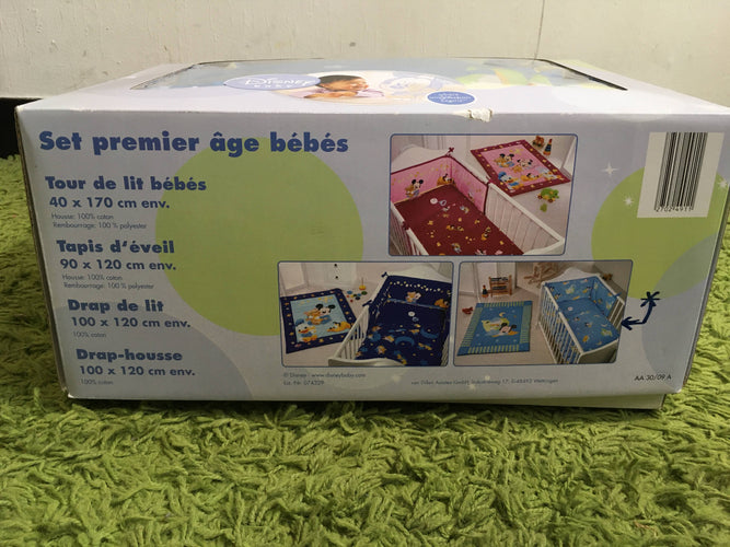 Set premier tour de lit, tapis d'éveil, drap de lit et drap-housse Mickey, moins cher chez Petit Kiwi