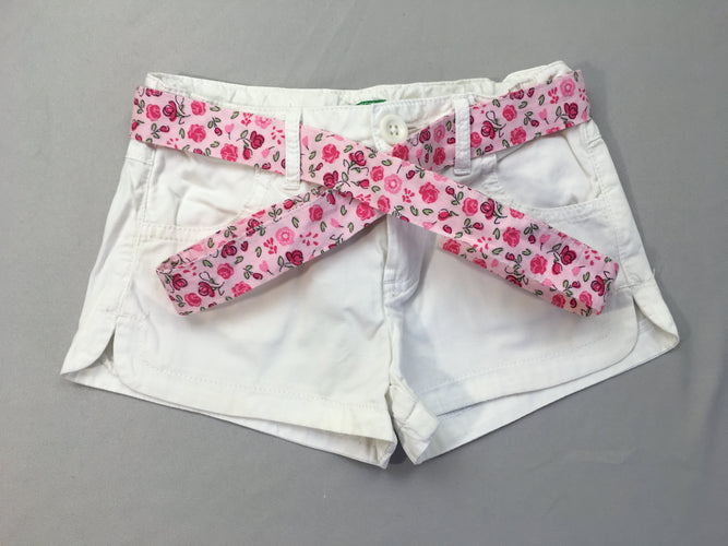 Short blanc ceinture rose fleurs, moins cher chez Petit Kiwi
